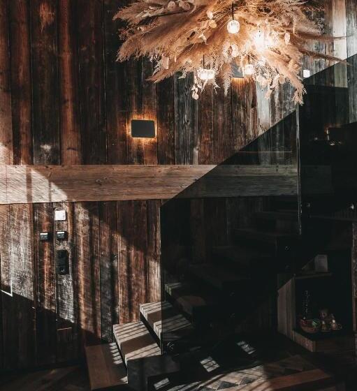 جناح جونيور مزوَّد بتراس, Jufenalm Boho Hotel & Restaurant