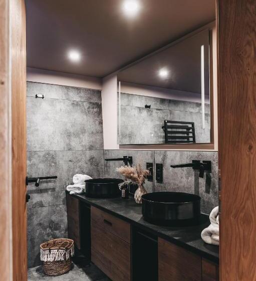 جناح جونيور مزوَّد بتراس, Jufenalm Boho Hotel & Restaurant