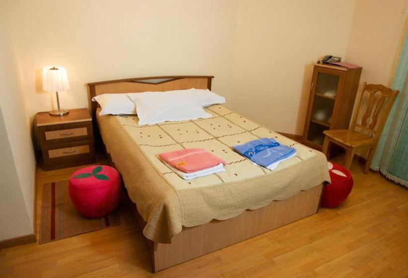 اتاق استاندارد, Tri Korony