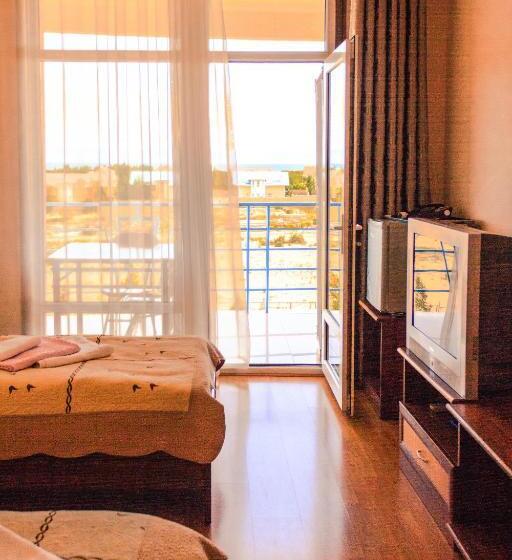 اتاق استاندارد, Tri Korony