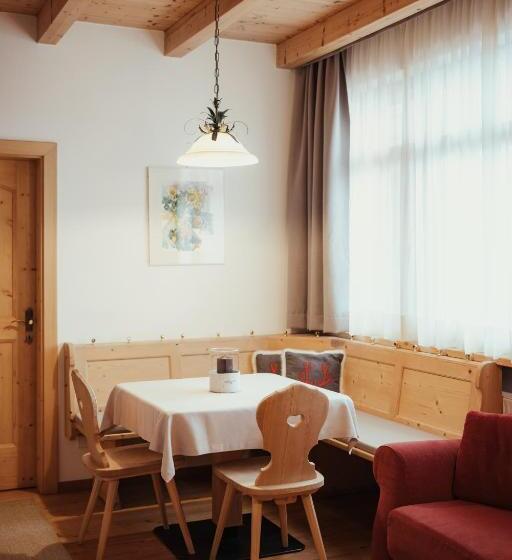 דירת חדר, Villa Flora Mountain Lodges