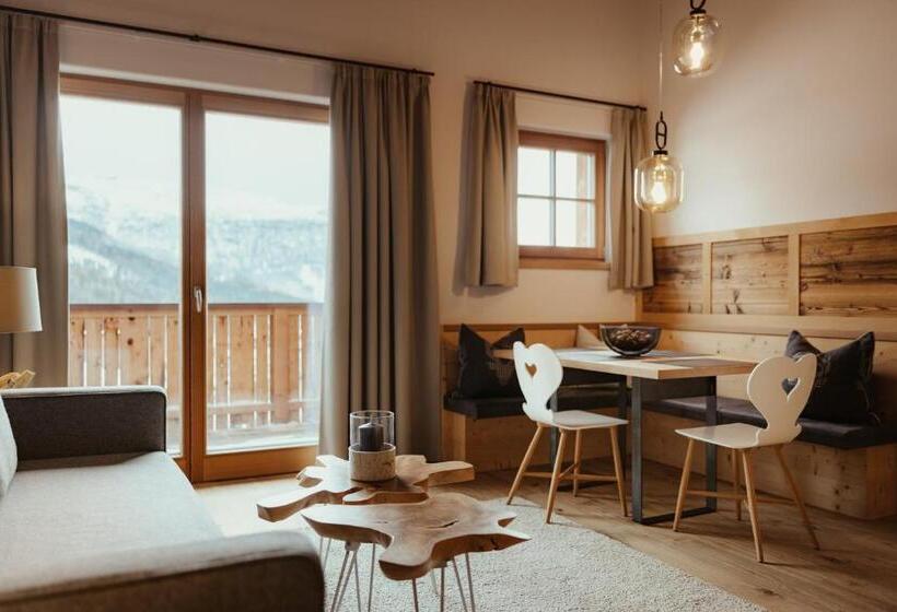 Апартаменты 1 Спальня с Видом, Villa Flora Mountain Lodges