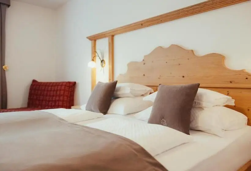 Superior Kolmen Hengen Huone, Villa Flora Mountain Lodges