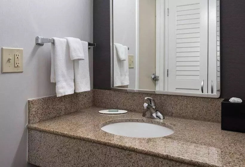 ２ダブルベッドのスタンダードルーム, Courtyard By Marriott Baltimore Hunt Valley