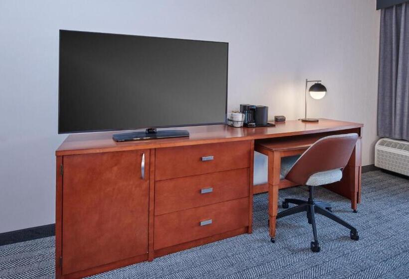 스탠다드 룸 킹사이즈 침대, Courtyard By Marriott Detroit Livonia