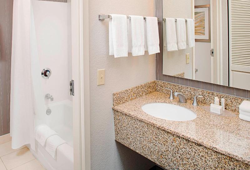 스탠다드 룸 킹사이즈 침대, Courtyard By Marriott Tucson Williams Centre