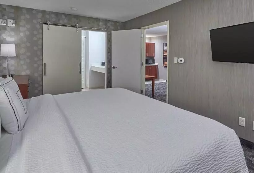 キングサイズベッドのスイートルーム, Courtyard By Marriott Eugene Springfield