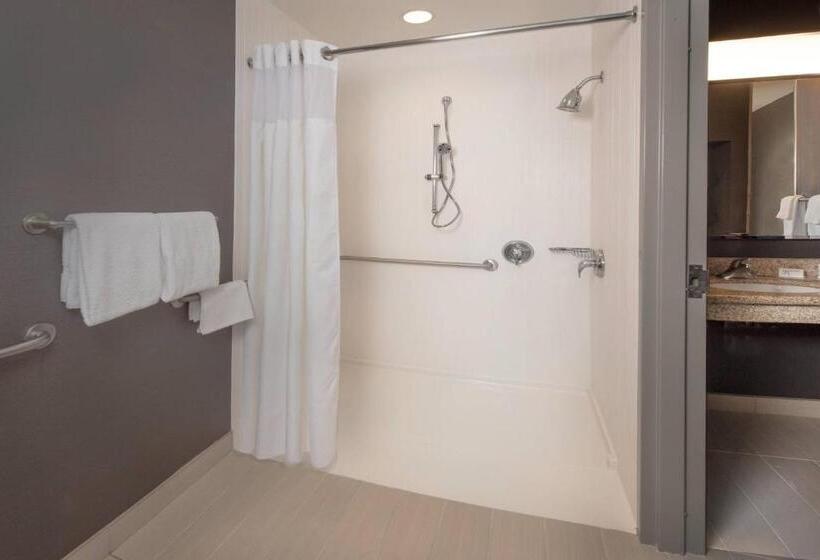스탠다드 룸 킹사이즈 침대, Courtyard By Marriott Frederick