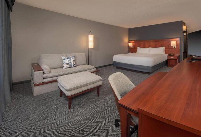 스탠다드 룸 킹사이즈 침대, Courtyard By Marriott Frederick
