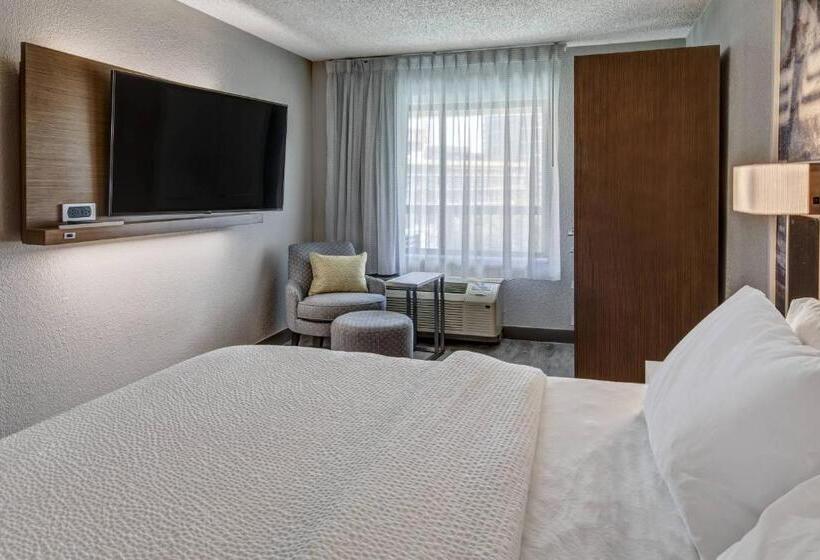 سوئیت اجرایی با تخت کینگ, Courtyard By Marriott Nashville Vanderbilt West End