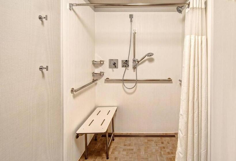 Standard Værelse King-seng Tilpasset til Handicappede, Courtyard By Marriott Nashville Vanderbilt West End