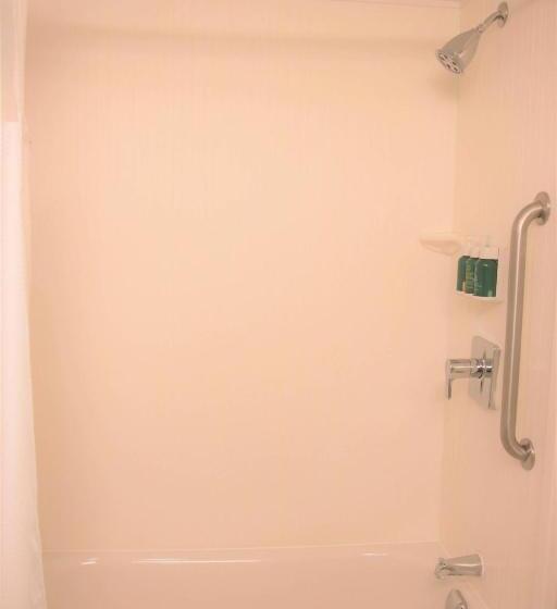 חדר סטנדרט עם מיטת קינג, Courtyard Waterbury Downtown