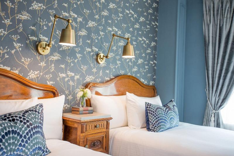 غرفة كلاسيكية, The Culver