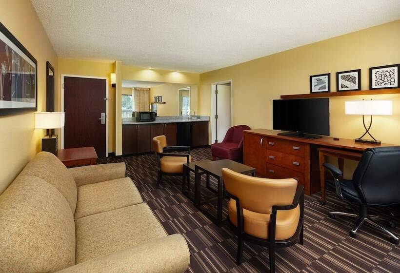 带阳台套房, Holiday Inn Express Tifton, An Ihg