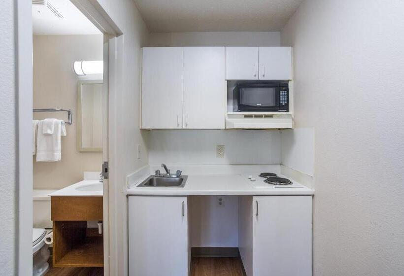 スタンダードスタジオ, Hometowne Studios Nashville  Airport/ Briley Pkwy