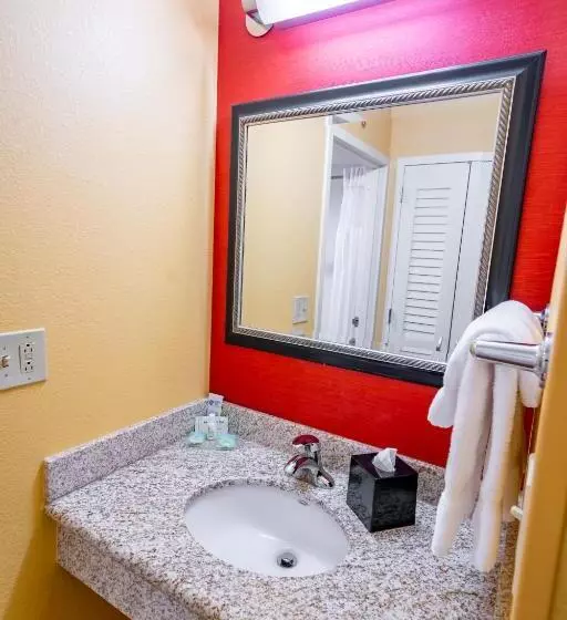 キングサイズベッドのスタンダードルーム, Iowa Inn Bettendorf Quad Cities