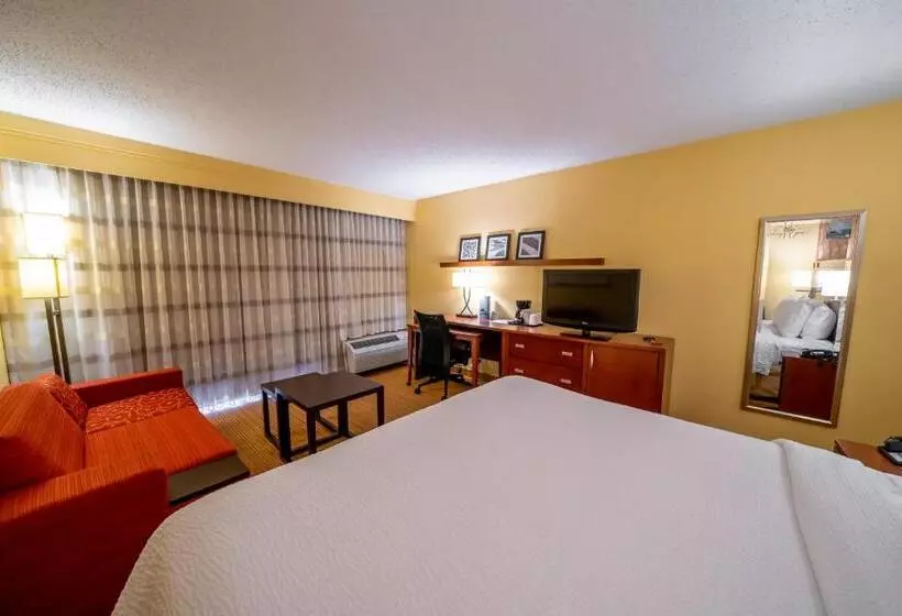 キングサイズベッドのエクゼクティブルーム, Iowa Inn Bettendorf Quad Cities