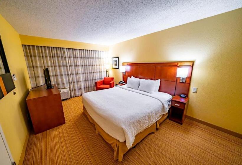سوئیت با تخت بزرگ, Iowa Inn Bettendorf Quad Cities