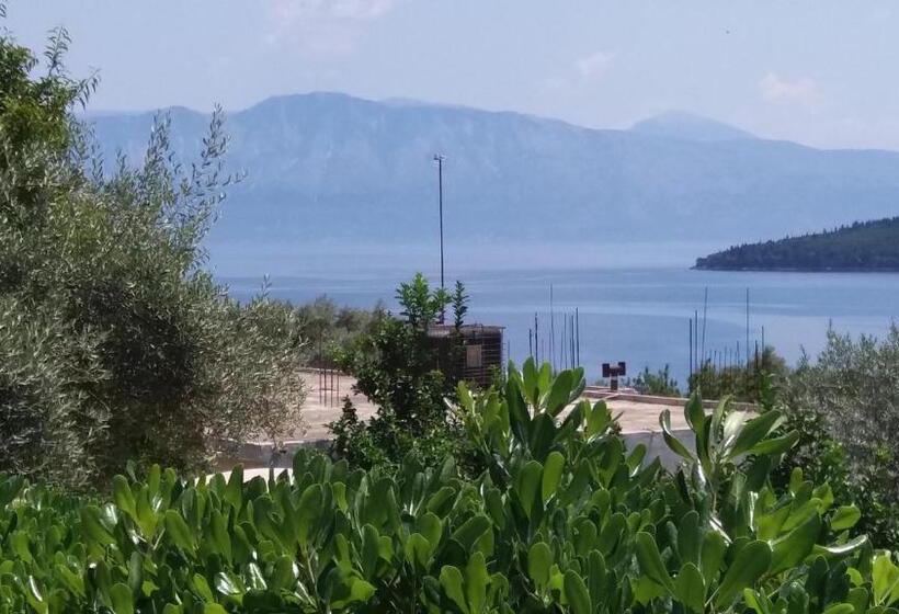 庭の見える１ベッドルームアパートメント, Bella Vista