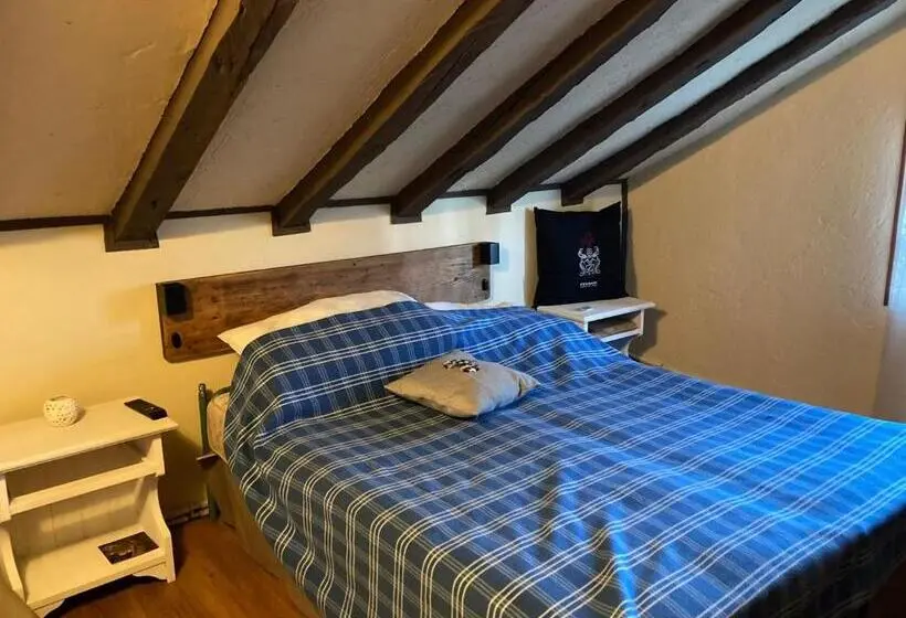 Perhehuone, Chalet Capannina