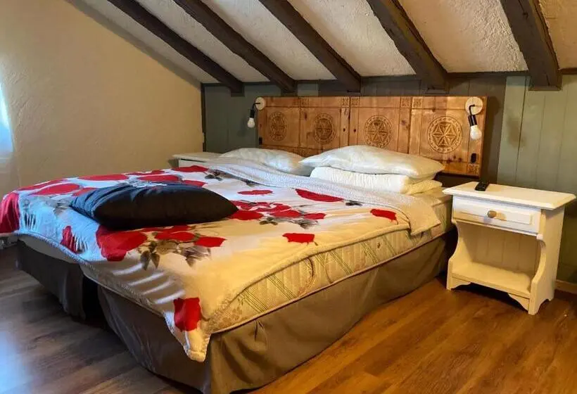 Perhehuone, Chalet Capannina