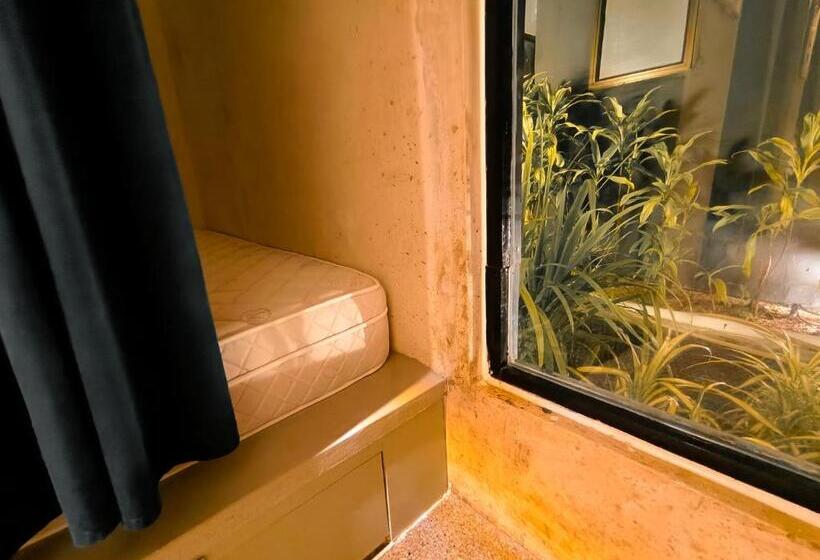 חדר משפחתי, Beds In Garden Hostel Sdn Bhd