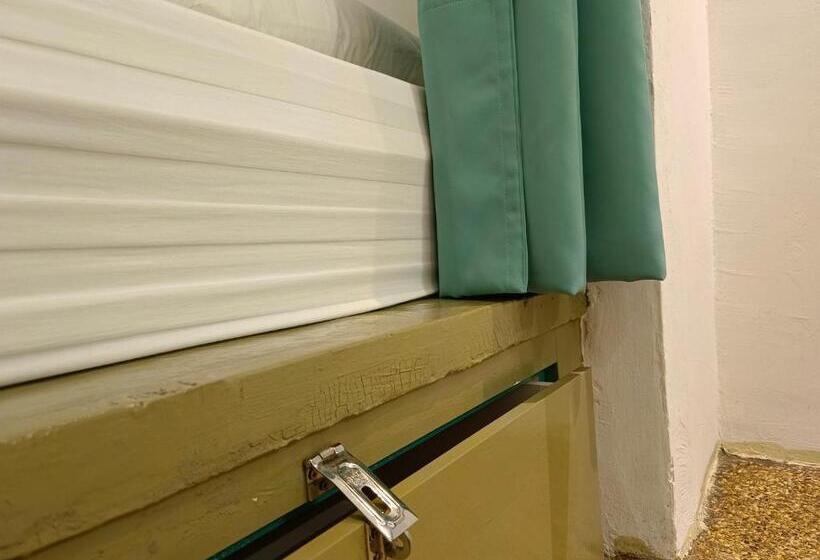 סטודיו דלוקס, Beds In Garden Hostel Sdn Bhd