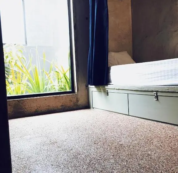 デラックススタジオ, Beds In Garden Hostel