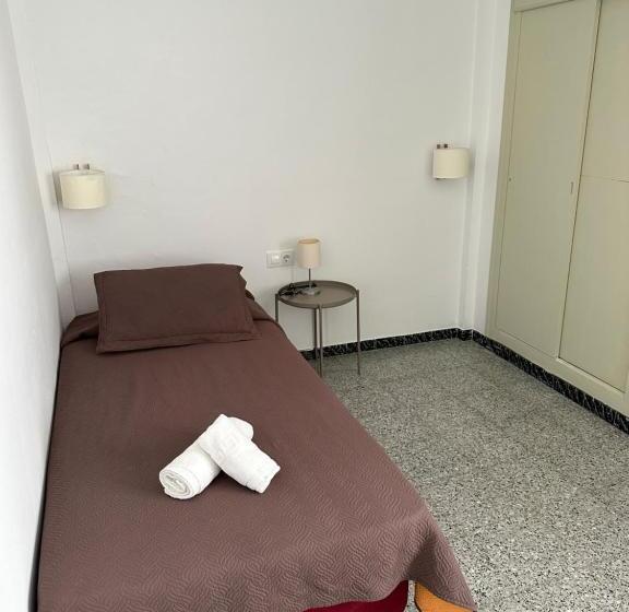 غرفة قياسية فردية, L'illa