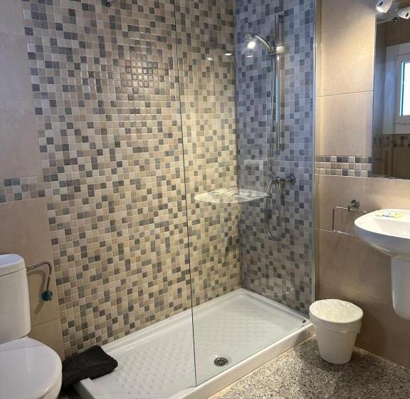 غرفة قياسية فردية, L'illa