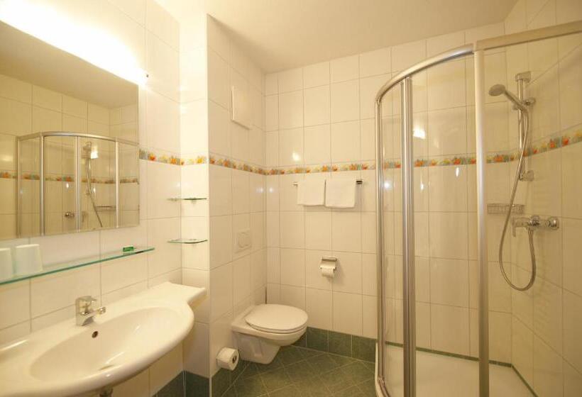 جناح عائلي, Blasiwirt