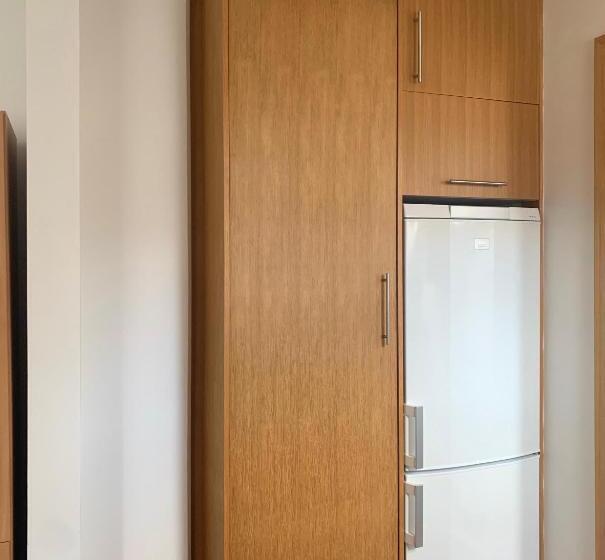 استودیوی استاندارد, Managisting Guesthouse