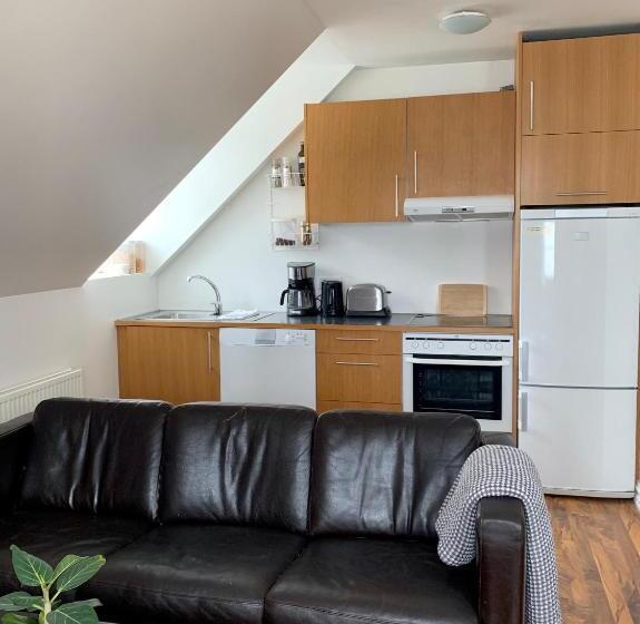 اتاق استاندارد سه تخته با سرویس بهداشتی مشترک, Managisting Guesthouse