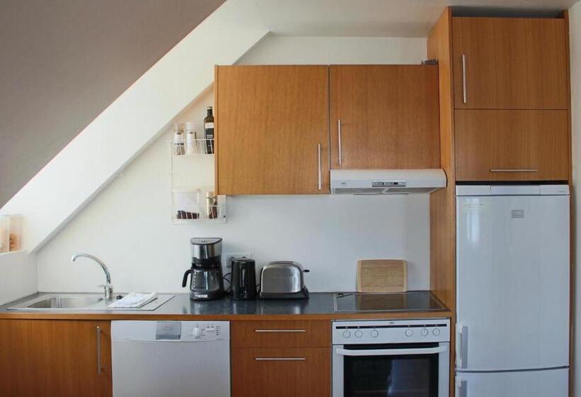 اتاق استاندارد سه تخته با سرویس بهداشتی مشترک, Managisting Guesthouse