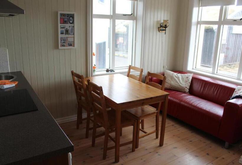 آپارتمان 1 خوابه, Steinhúsið