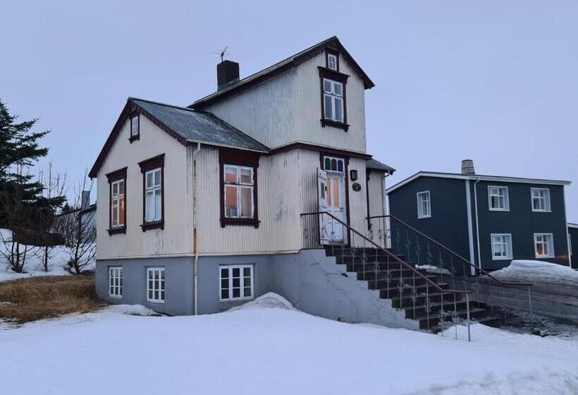 آپارتمان 3 خوابه, Steinhúsið