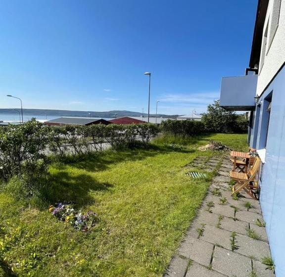 آپارتمان 1 خوابه با چشمانداز دریا, Steinhúsið