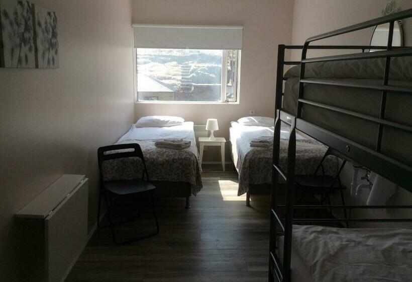 اتاق استاندارد چهار تخته, Við Hafið Guesthouse