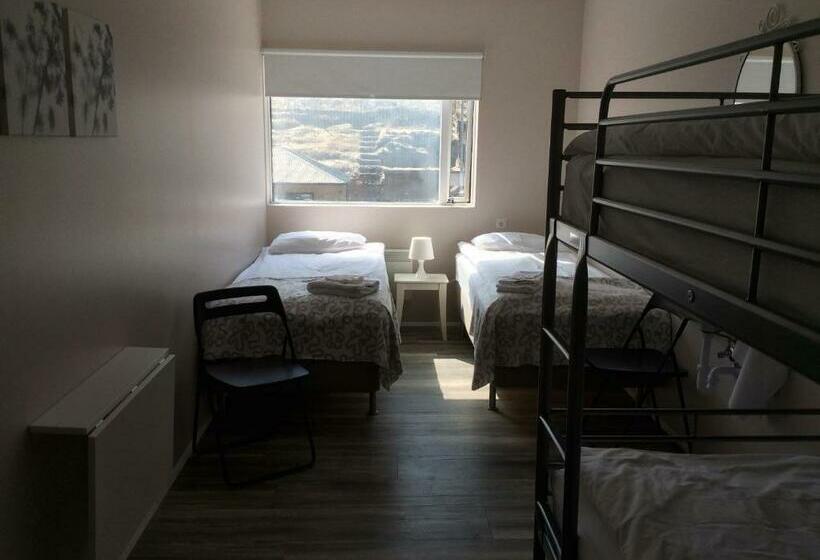 اتاق استاندارد چهار تخته, Við Hafið Guesthouse