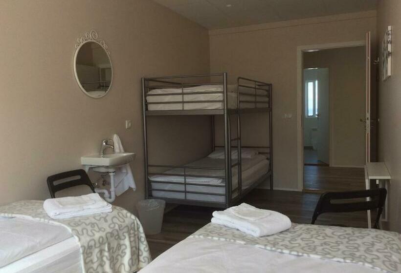 اتاق استاندارد چهار تخته, Við Hafið Guesthouse