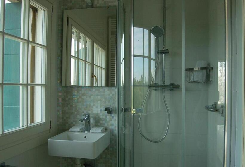 اتاق سوپریور با تخت بزرگ, Junior Suites Venezia