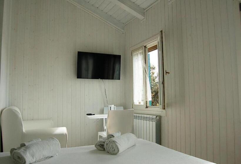 اتاق لوکس با تخت بزرگ, Junior Suites Venezia