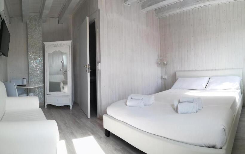اتاق استاندارد با تخت بزرگ, Junior Suites Venezia