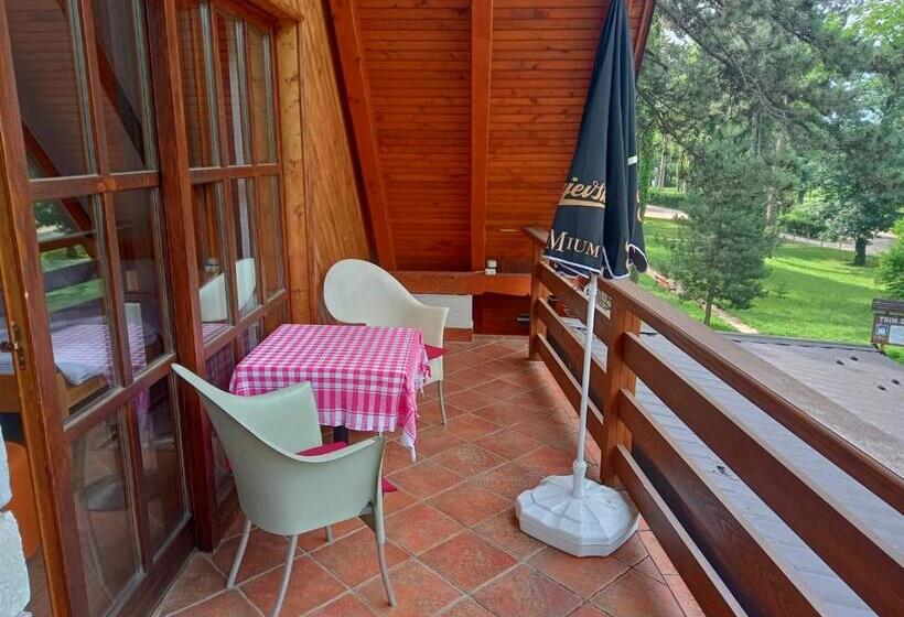 اتاق اکونومی, Prenoćište/restoran Lovac