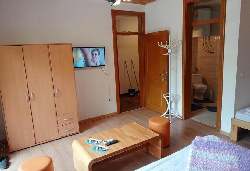 اتاق اکونومی, Prenoćište/restoran Lovac