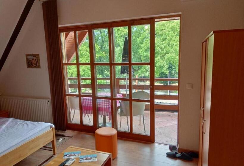 اتاق اکونومی, Prenoćište/restoran Lovac