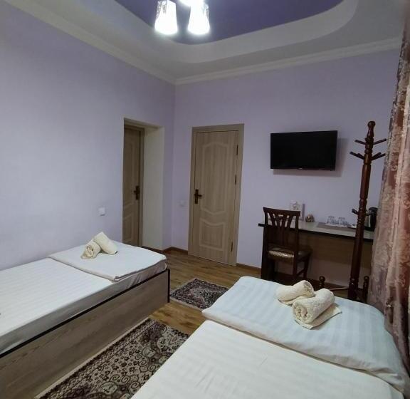 اتاق اکونومی, Orom Guest House