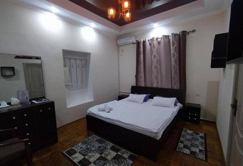 سوئیت با تخت بزرگ, Orom Guest House