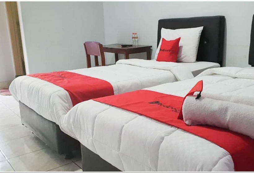 Номер Стандарт, Reddoorz Near Bojonegoro Train Station