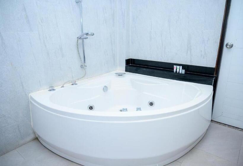 デラックスルーム, Rnana Grand